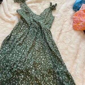 Brand new green dress from cupshe. Still with the tags